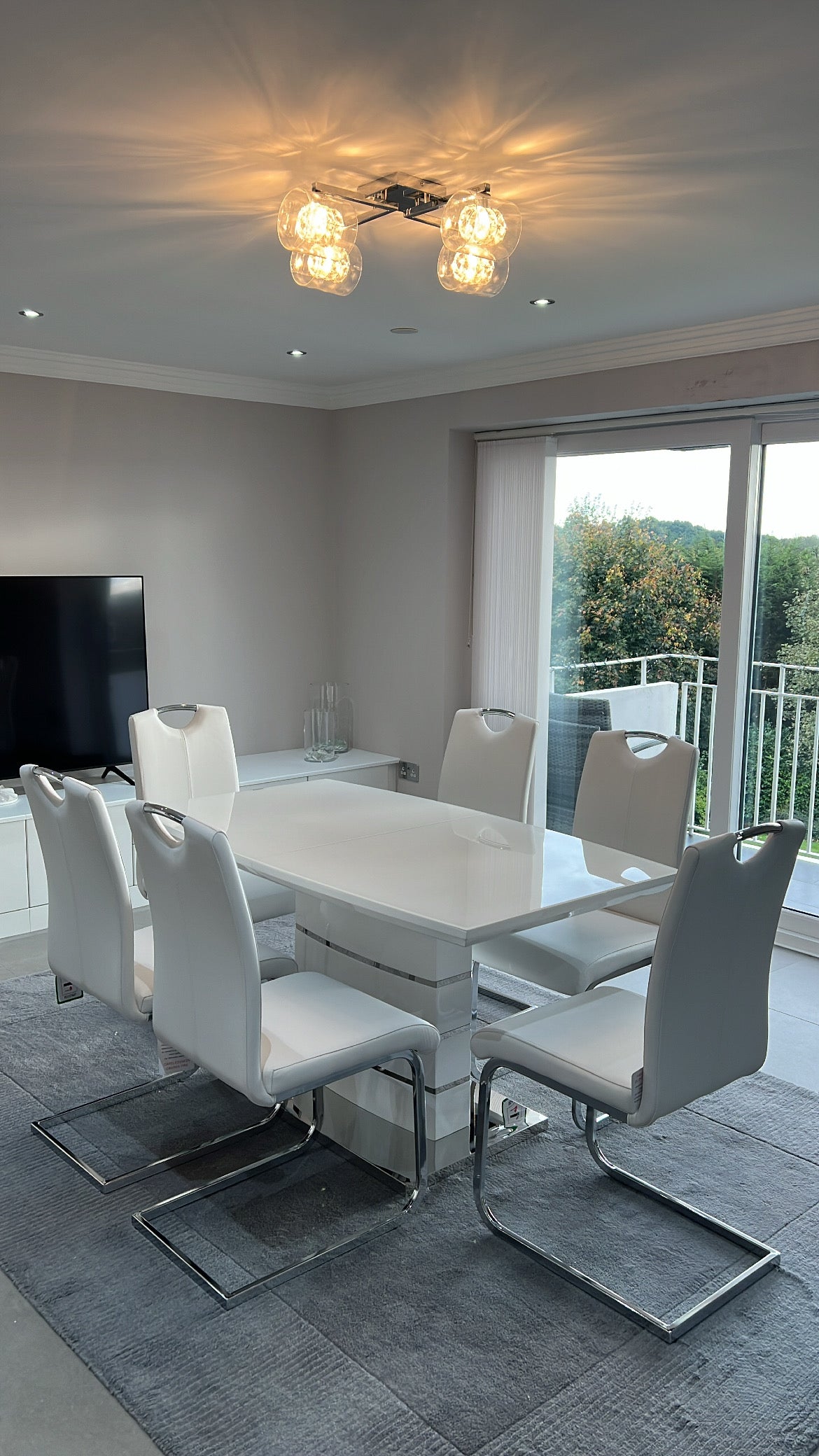 Milano Extending Dining Set With 6 Chairs